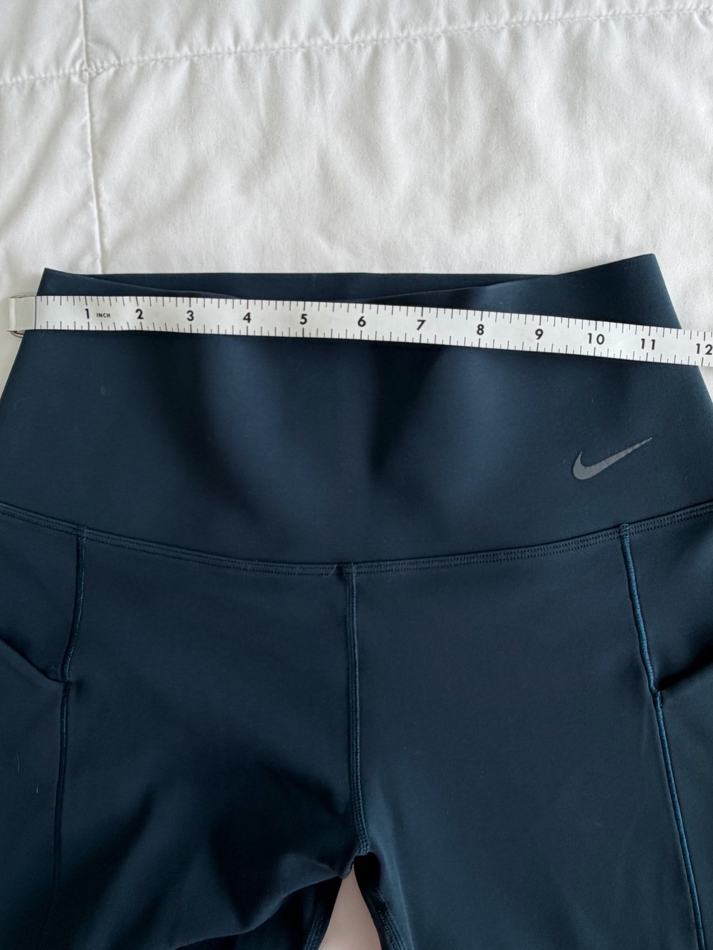 Nike Dri-Fit Universa High waisted 7/8Leggings, Women’s Size Medium, Like New - Picture 8 of 9